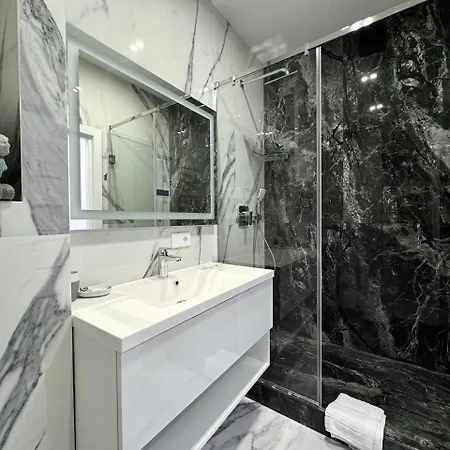 Kamanina 2-bedrooms Amazing * Odessa