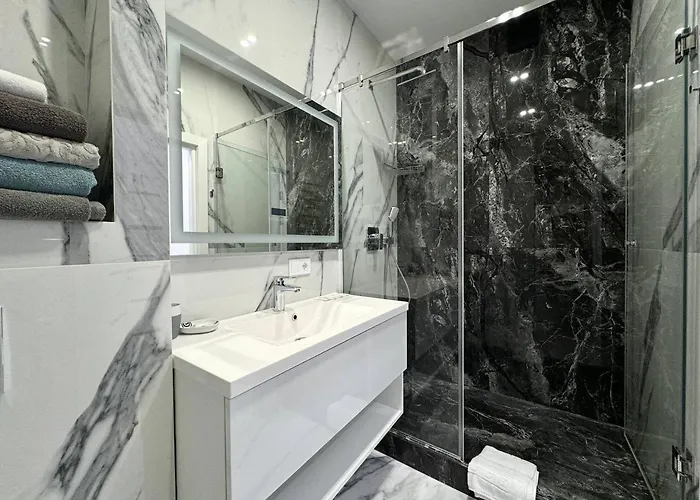 Kamanina 2-bedrooms Amazing * Odessa